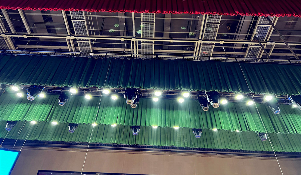 舞臺(tái)機(jī)械與幕布系統(tǒng)